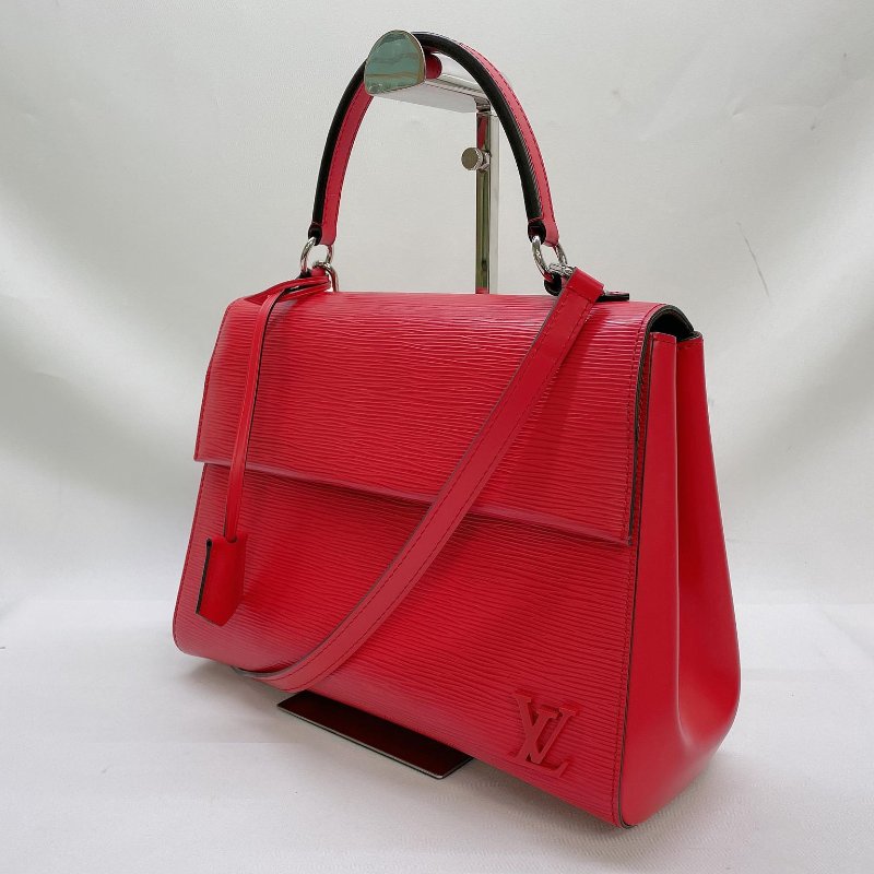 LV CLUNY Epi翻蓋手提肩背包-2
