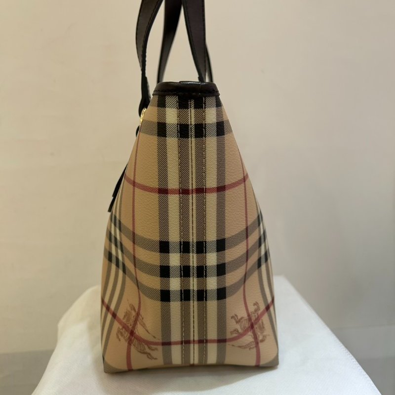 BURBERRY咖PVC格紋後背包-1