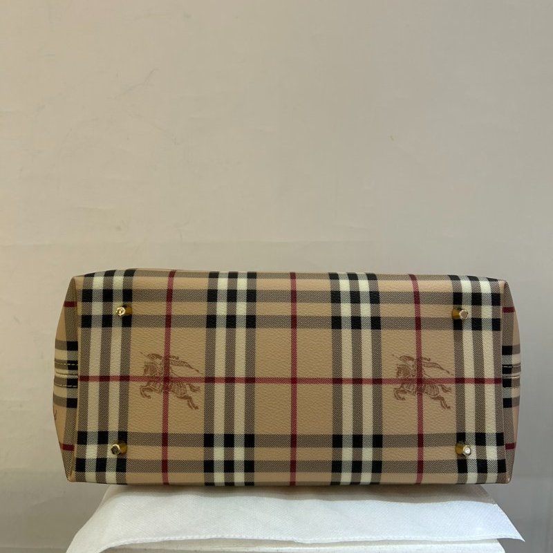 BURBERRY咖PVC格紋後背包-4