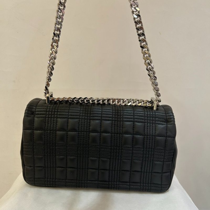 BURBERRY黑羊皮銀鍊TB口蓋包-3