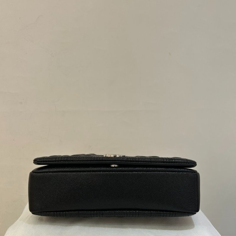 BURBERRY粒面牛皮銀釦Lola鍊包-4