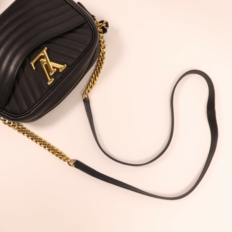 LOUIS VUITTON 牛皮皮革New Wave Camera Bag金扣鏈帶肩背袋-10