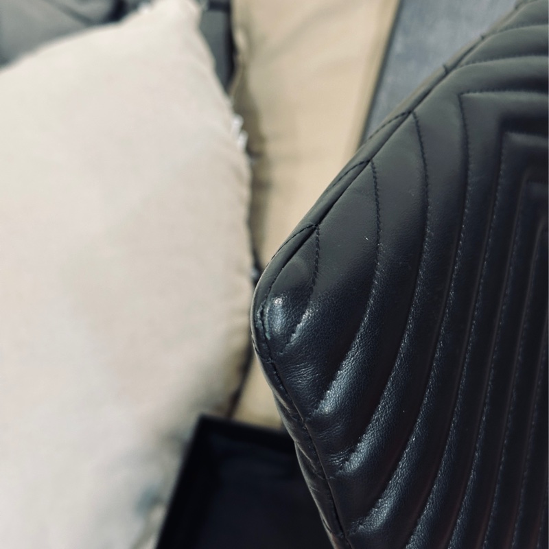 #全網最低 #全配 #98新閒置 Ysl黑金山形文牛皮收納包-5