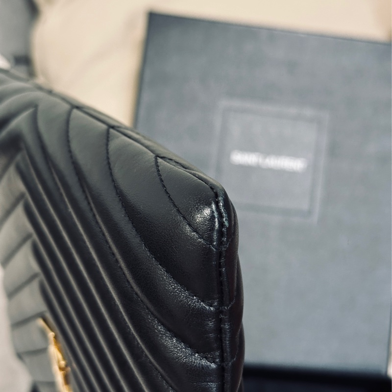 #全網最低 #全配 #98新閒置 Ysl黑金山形文牛皮收納包-6