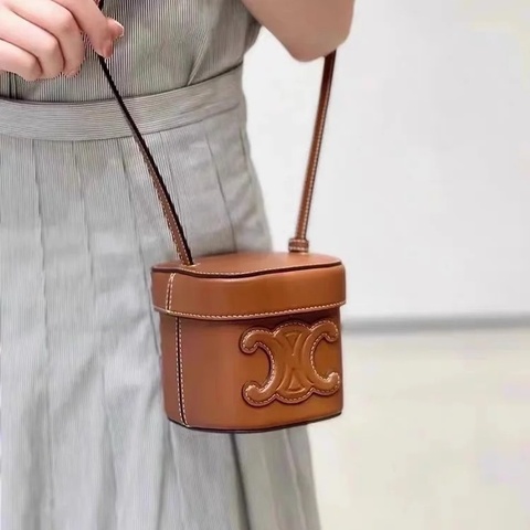 🈶購證 #99新閒置 #超甜價割愛 Celine焦糖棕小方盒斜挎包