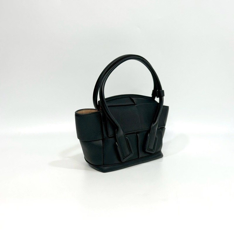 BV黑色大編織牛皮Arco29手提斜背包-2