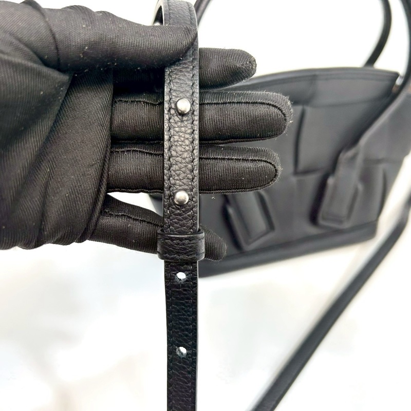 BV黑色大編織牛皮Arco29手提斜背包-7