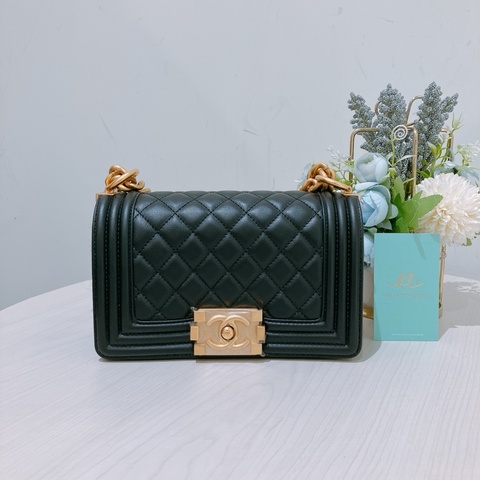 TK1841  Chanel 香奈兒經典小號小牛皮黑色金扣Boy 20 CM Calfskin Black X GHW