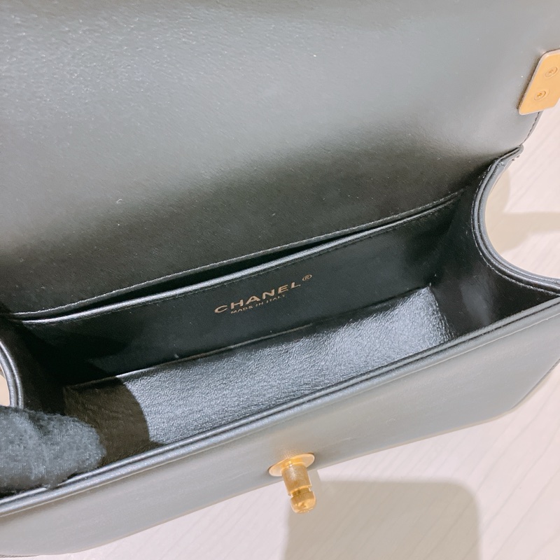TK1841 Chanel 香奈兒經典小號小牛皮黑色金扣Boy 20 CM Calfskin Black X GHW-23