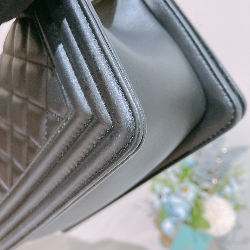 TK1841 Chanel 香奈兒經典小號小牛皮黑色金扣Boy 20 CM Calfskin Black X GHW-30