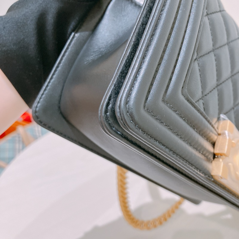 TK1841 Chanel 香奈兒經典小號小牛皮黑色金扣Boy 20 CM Calfskin Black X GHW-31