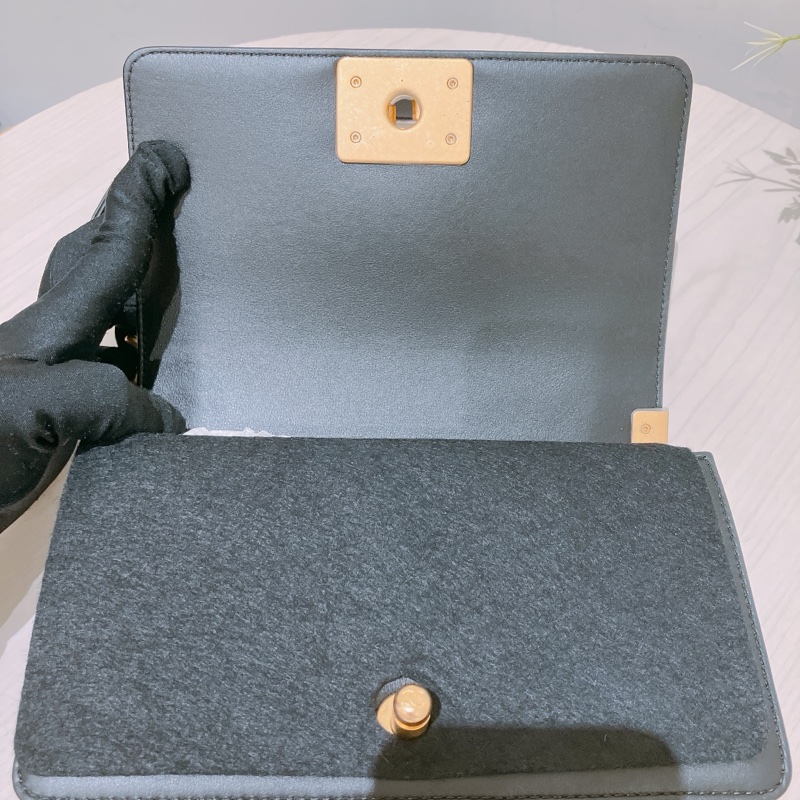 TK1841 Chanel 香奈兒經典小號小牛皮黑色金扣Boy 20 CM Calfskin Black X GHW-41