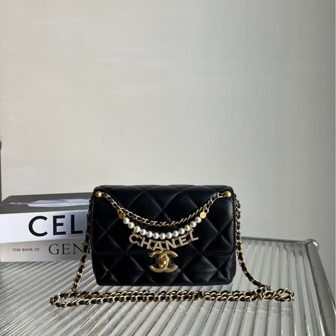 閒置🆕 Chanel/香奈兒24A 黑色金扣菱格紋珍珠水鑽 logo 鏈條包，芯片款尺寸：18*12