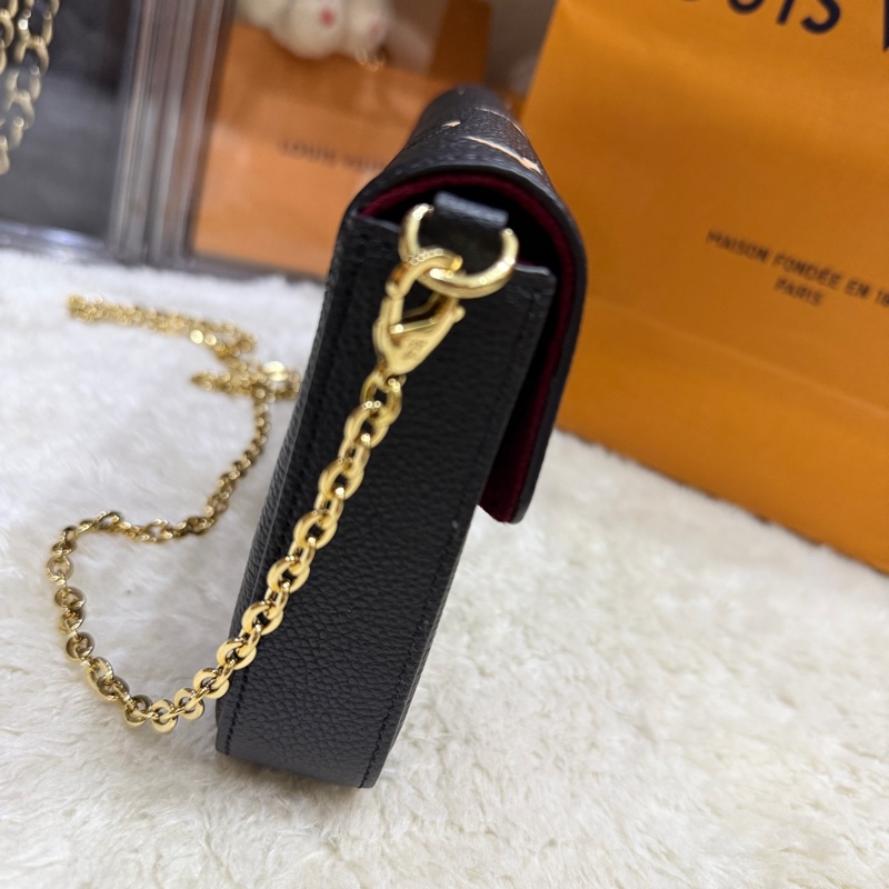 9新✨晶片款🎖️LV 黑色牛皮 斜背包 櫃上更貴的雙色牛皮款-3