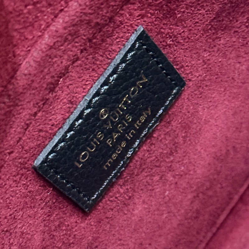 9新✨晶片款🎖️LV 黑色牛皮 斜背包 櫃上更貴的雙色牛皮款-20