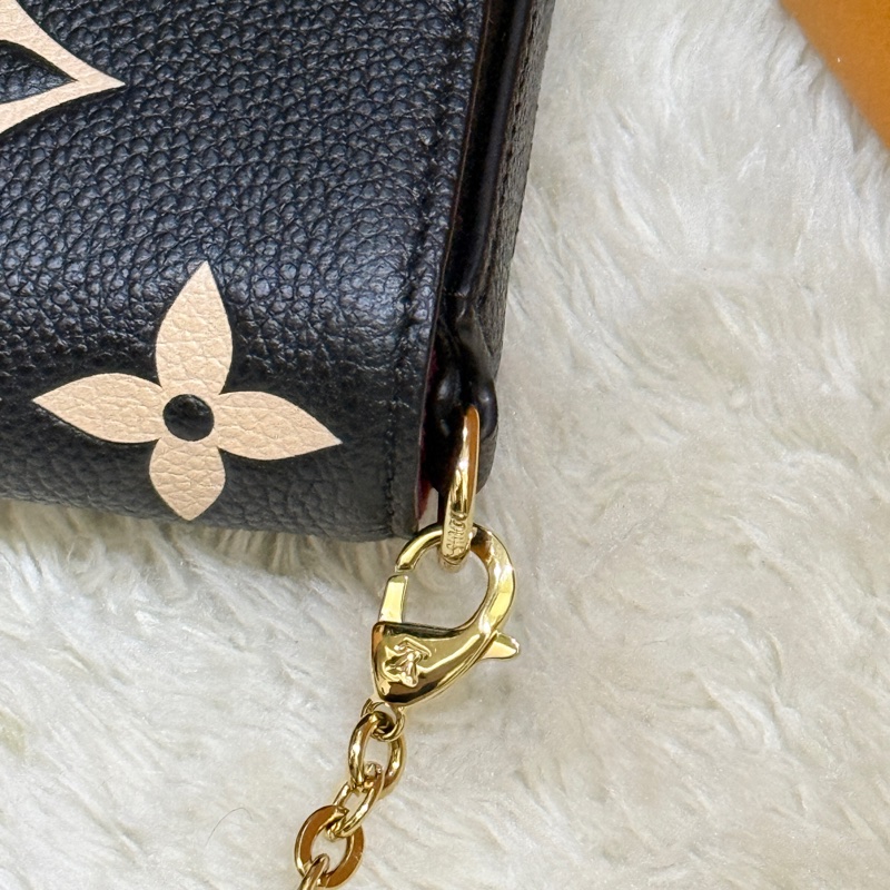 9新✨晶片款🎖️LV 黑色牛皮 斜背包 櫃上更貴的雙色牛皮款-25