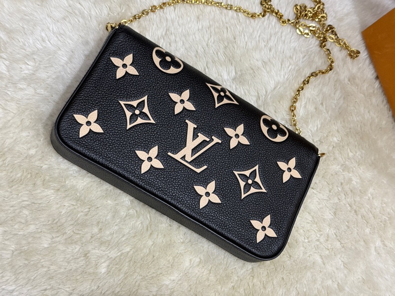 9新✨晶片款🎖️LV 黑色牛皮 斜背包 櫃上更貴的雙色牛皮款-30