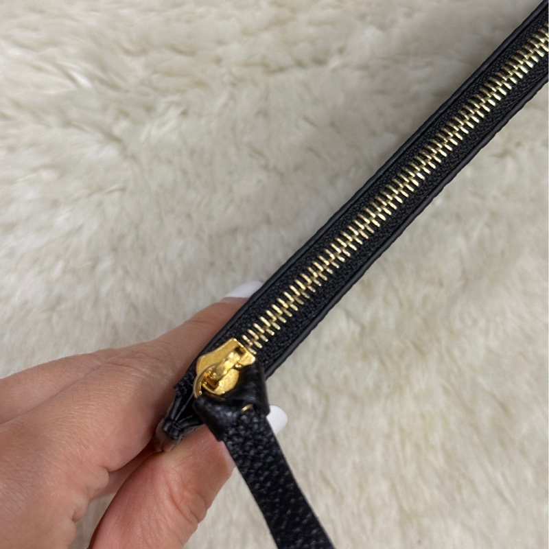 9新以上✨晶片款🎖️LV 黑色牛皮 斜背包 櫃上更貴的雙色牛皮款-48