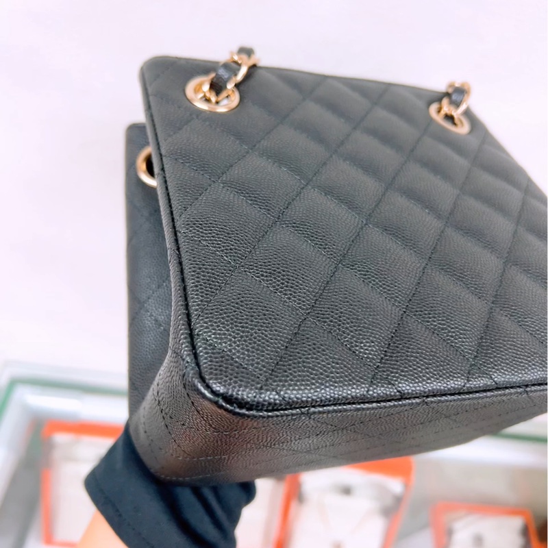 近新 Chanel tote 黑金牛皮 迷你托特包/鏈條包-8