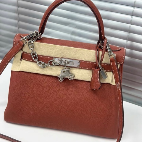 Hermes kelly28 磚紅色走白線 togo皮 D刻 (連掛鏈)