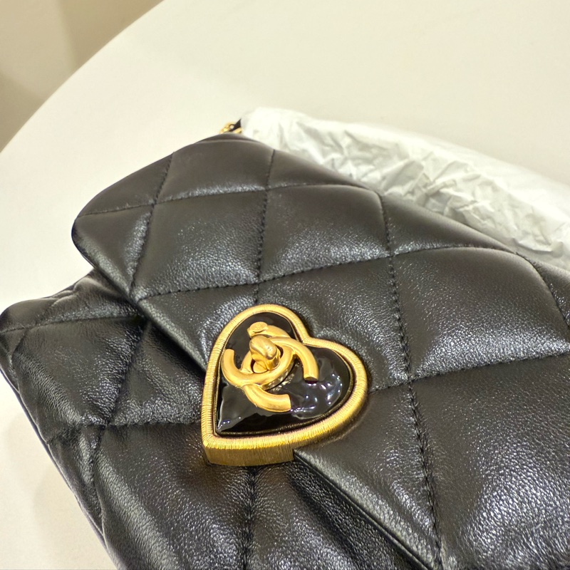 （全新甜價）chanel香奈兒 23s classic flap愛心琺瑯扣晶片款-4