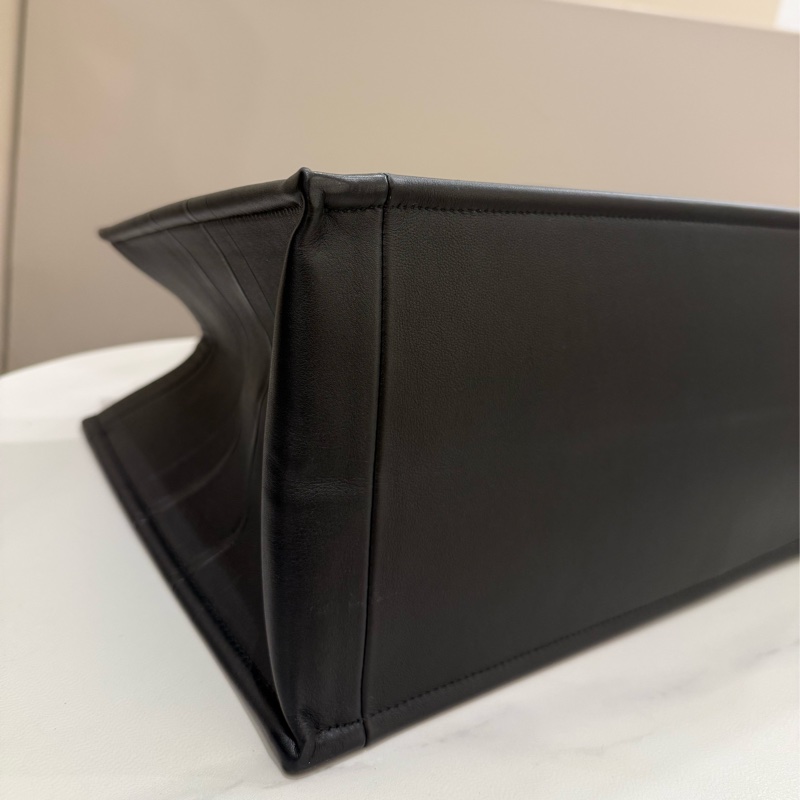 (全新未用）Dior 大型全黑皮革托特包totebook-3