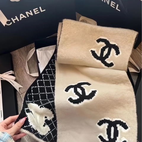 Chanel香奈兒經典大爆款雙面圍巾