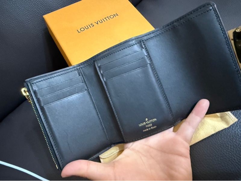 LV 達芙妮 短夾 專櫃36500 ⚠️現省2萬-3