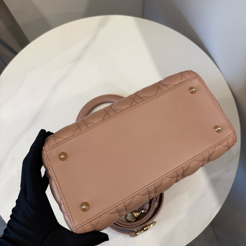 Dior 藤格紋黛妃包 ladydior 腮紅粉五格-7