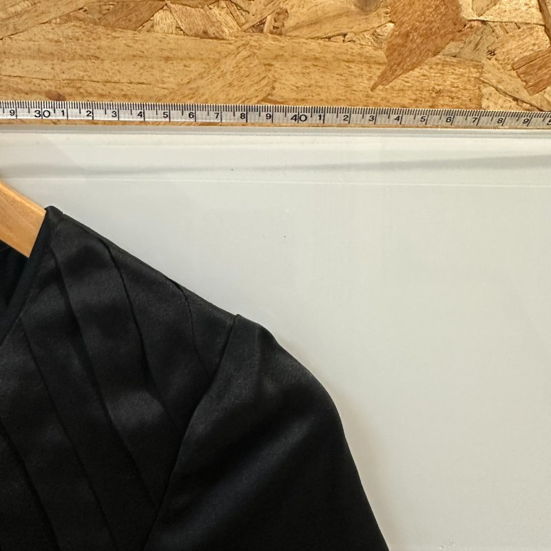 【美收精品】CHANEL 黑色刺繡短袖 4-146【隔月月中將轉賣至日本 上架期限30天】-7