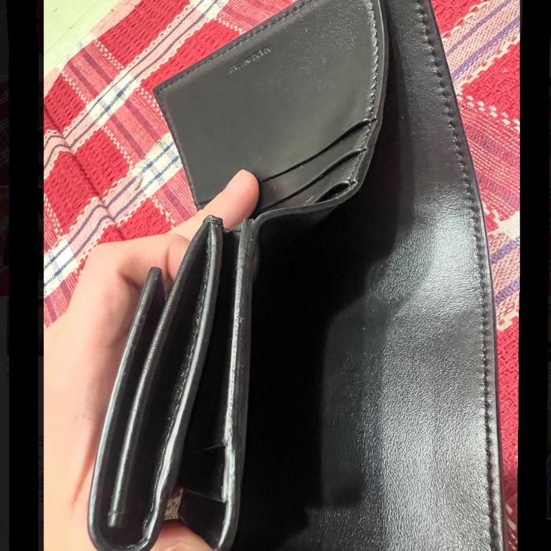 Celine TRIOMPHE亮澤牛皮革小號翻蓋錢包-13