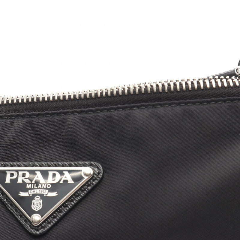 PRADA Re-Edition 2000 斜背包 尼龍 黑色 二手 女款 標誌-4