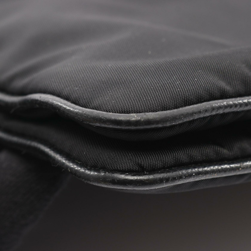 PRADA Re-Edition 2000 斜背包 尼龍 黑色 二手 女款 標誌-6