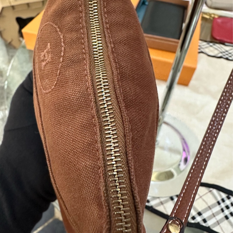 HERMES 棕色化妝包 斜背包-17