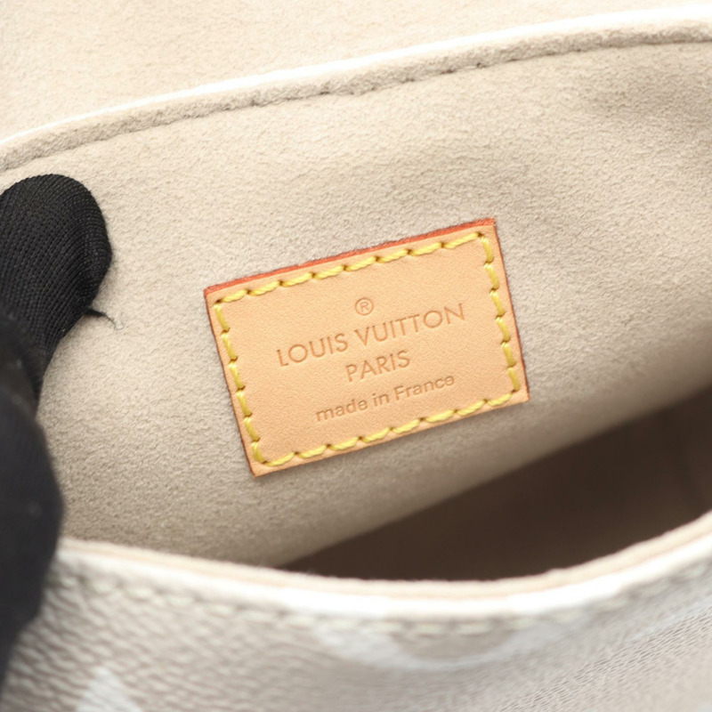 LOUIS VUITTON 泳池邊小背包 M45764 Monogram Giant 帆布灰色二手-3