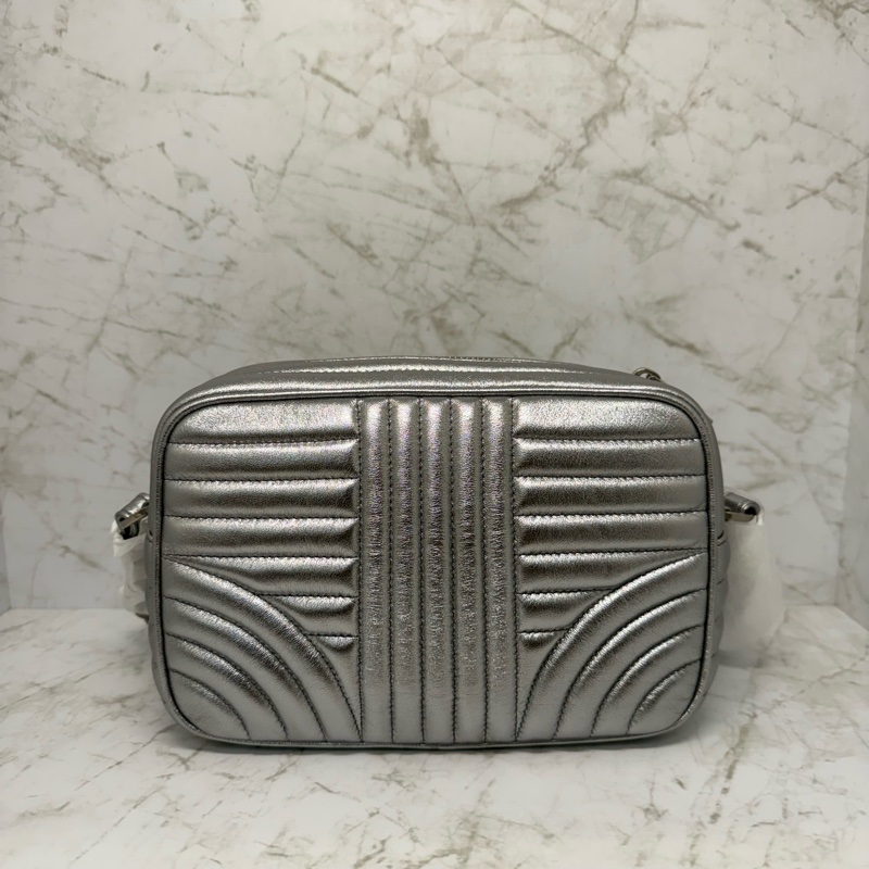 PRADA金屬銀家徽LOGO皮革鍊包-1