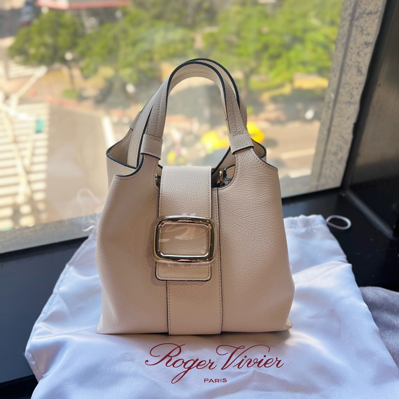 全新Roger vivier 米白色菜籃包-0