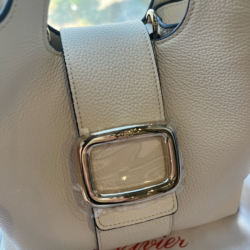 全新Roger vivier 米白色菜籃包-5