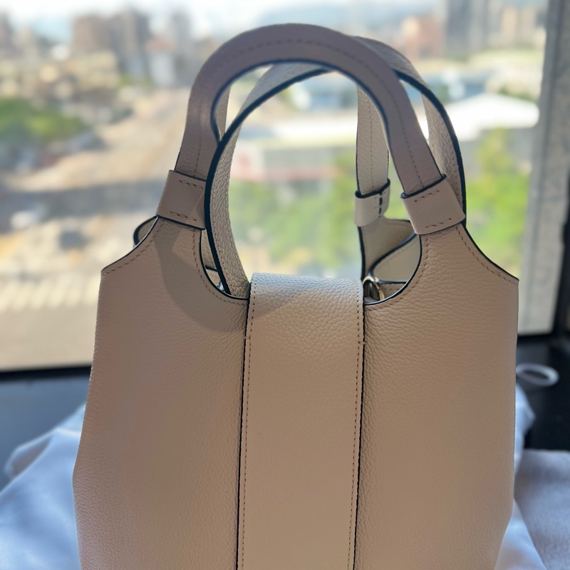 全新Roger vivier 米白色菜籃包-7