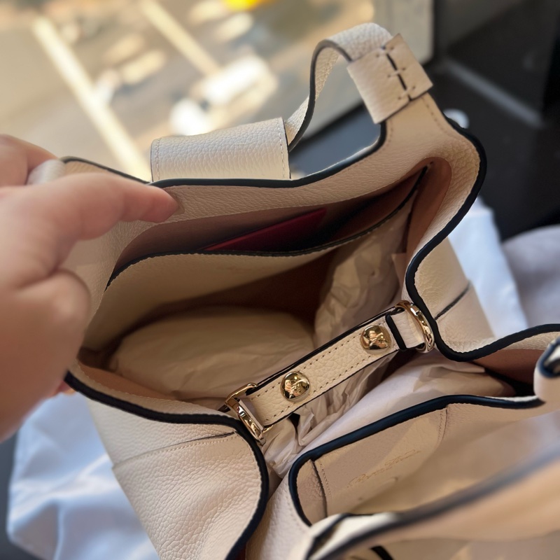 全新Roger vivier 米白色菜籃包-10