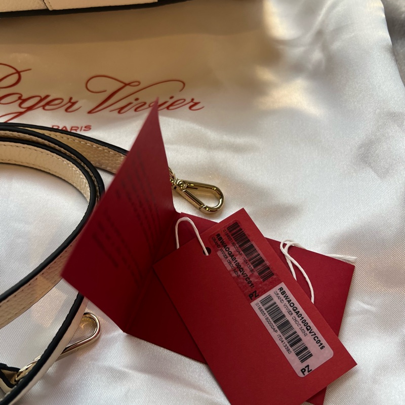 全新Roger vivier 米白色菜籃包-12