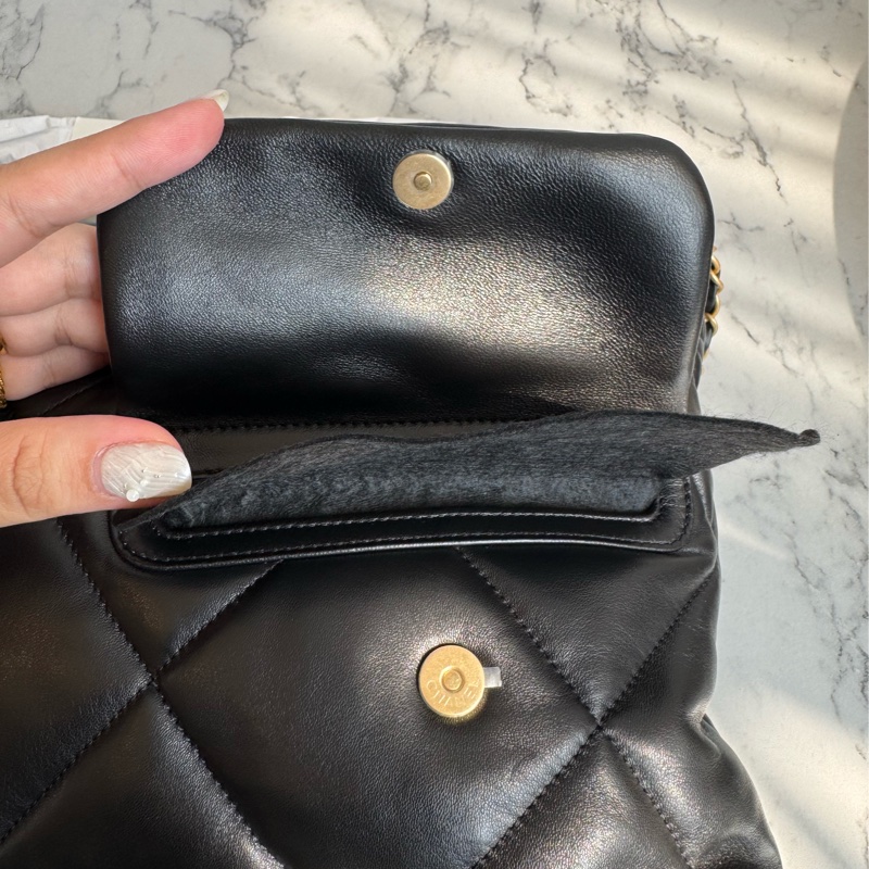 chanel黑色羊皮前雙口袋鏈肩背包-21