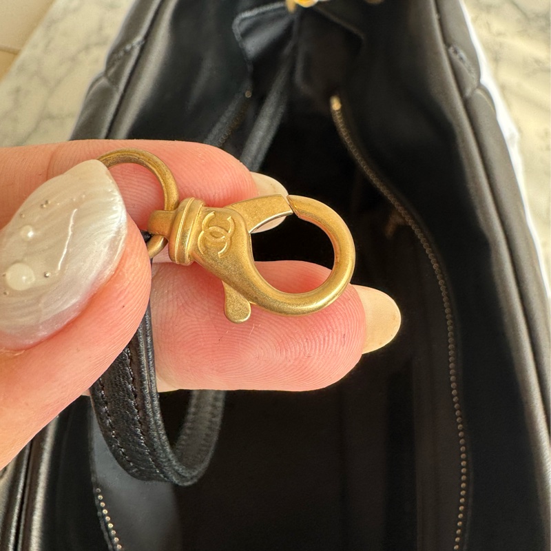 chanel黑色羊皮前雙口袋鏈肩背包-31