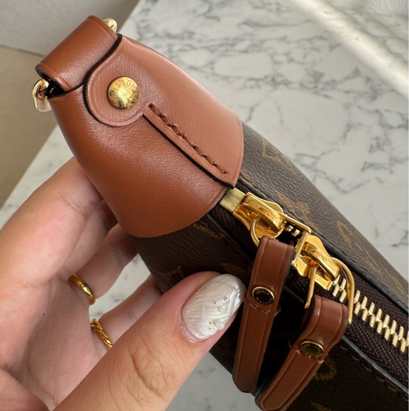 LV M46311花紋loop hobo-10