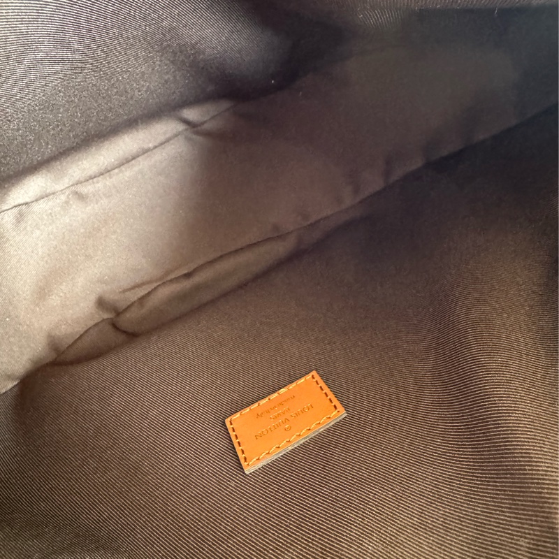 LV M46311花紋loop hobo-12