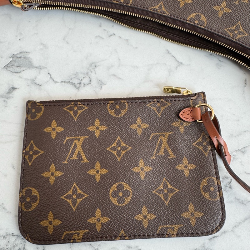 LV M46311花紋loop hobo-23