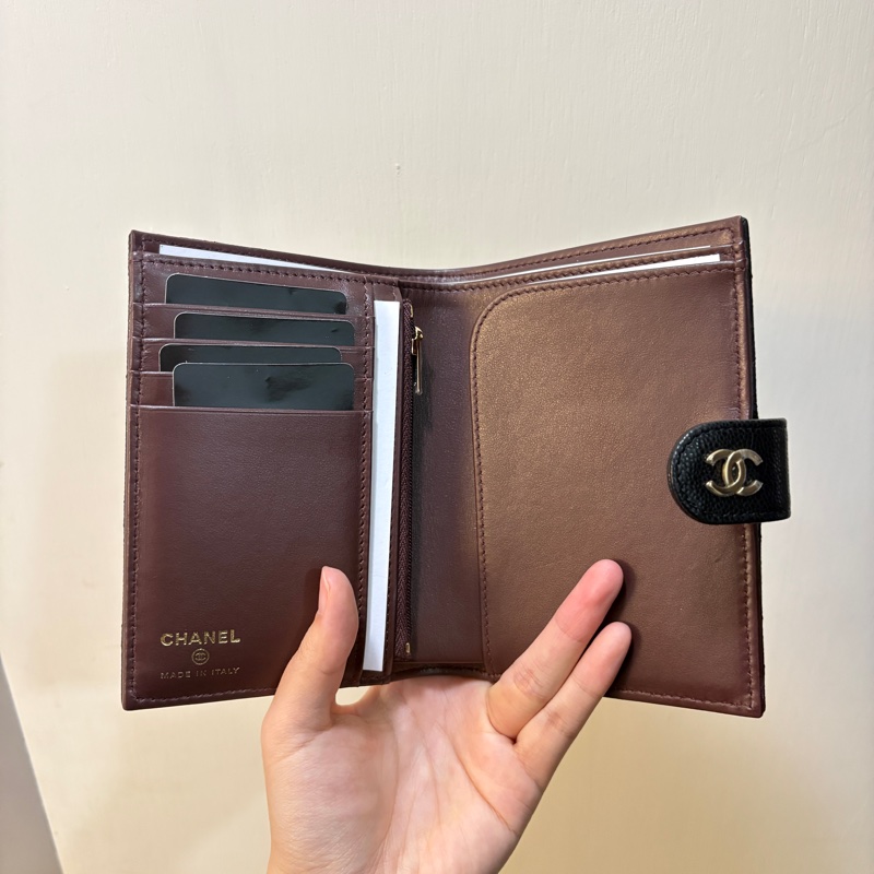 Chanel 黑金荔枝護照中夾-6