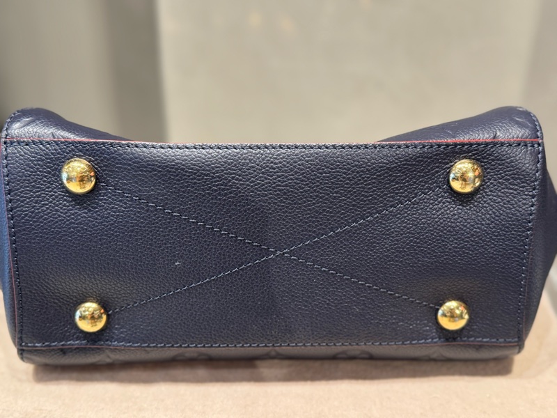 LV壓紋兩用包-11