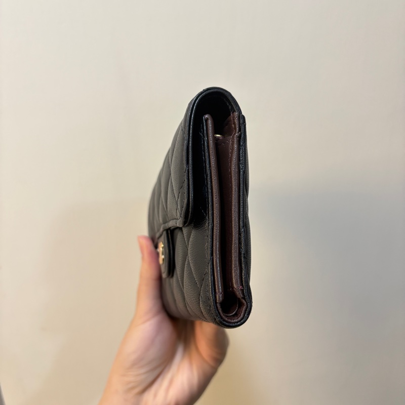 Chanel 黑羊皮金釦三折中夾-2