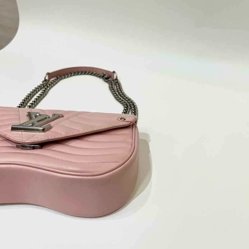 LV 粉色牛皮波浪紋霧銀釦彩色字紋提把手提斜背包new wave MM M52707-6